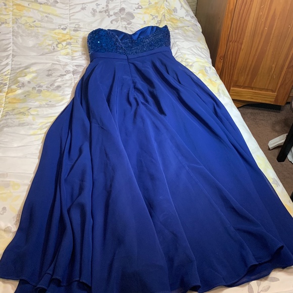 Prom/Graduation/Banquet Dress - Picture 4 of 10